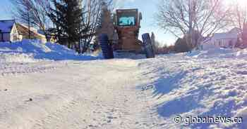 Clean-up begins on Saskatoon roads after ‘snow event’