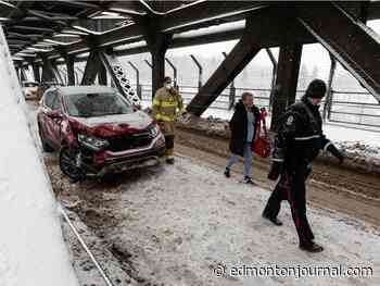 Snowfall causes collisions in Edmonton and surrounding area - Edmonton Journal