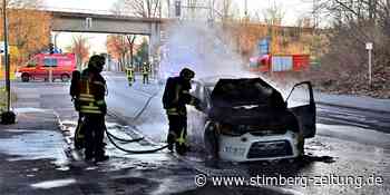 Pkw steht unter Autobahnbrücke in Flammen – Feuerwehr greift ein - Stimberg Zeitung