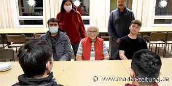 Seit sechs Jahren Flüchtlingshelferin in Marl: „Das sind meine Jungs!“ - Marler Zeitung