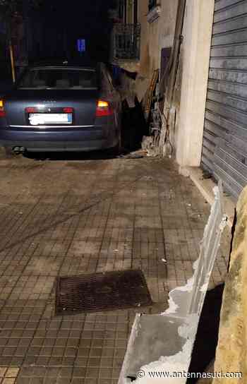 Manduria, auto contro cabina elettrica, intero isolato al buio - Antenna Sud