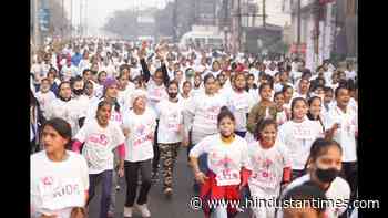 Congress reschedules Lucknow marathon for Tuesday, targets Yogi govt - Hindustan Times