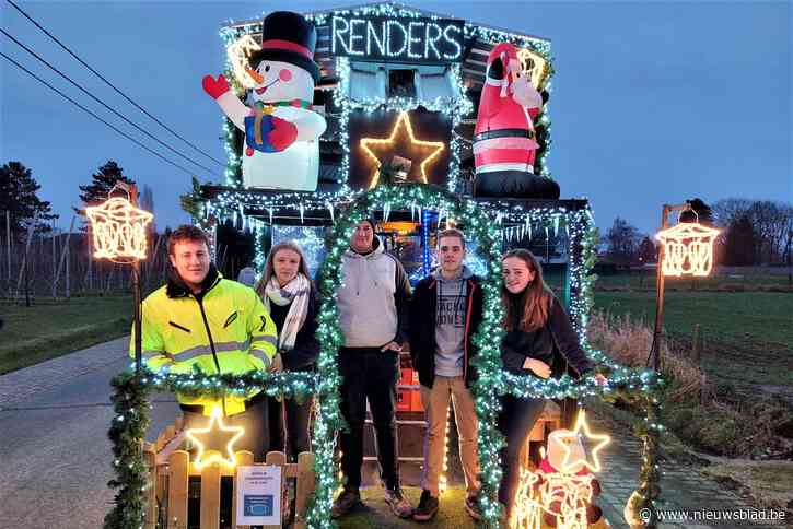 Kerstlichtstoet met meer dan vijftig praalwagens lokt massa volk