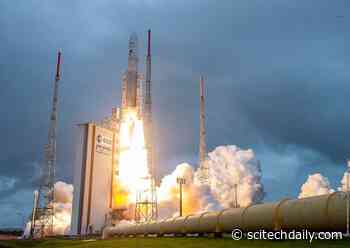 Watch the Webb Space Telescope Liftoff on Ariane 5 Rocket [Video]