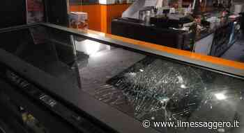 Foligno, ladri in azione nella notte tra Natale e Santo Stefano: rubati soldi e champagne - ilmessaggero.it