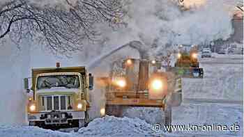 Mensch gerät in Oslo unter Schneefräse und stirbt