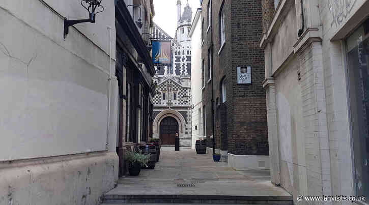London’s Alleys: Rising Sun Court, EC1