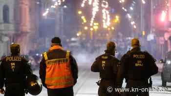 Polizei rechnet mit „Spaziergängen“ an Silvester: „Herausforderung“ für Beamte