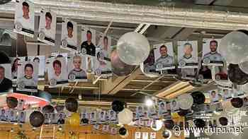 VfR Garching: Zweite Auflage des eigenen Stickeralbums - Auf der Jagd nach 500 Bildern - FuPa - das Fußballportal