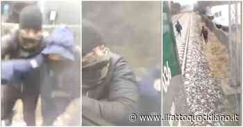 Milano, folle gesto di due ragazzini sulla linea Saronno-Varese: viaggiano aggrappati al treno - Il Fatto Quotidiano