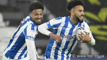 Huddersfield 3-2 Blackpool: Sorba Thomas' late goals give Terriers dramatic win