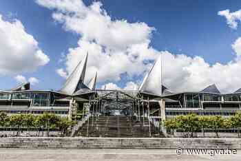 Celstraf gevorderd voor man die klappen uitdeelt aan politie - Gazet van Antwerpen