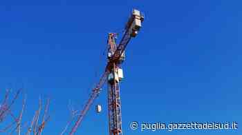“Quella gru è pericolosa e a rischio schianto”, Trani vuole evitare un'altra Torino - Gazzetta del Sud