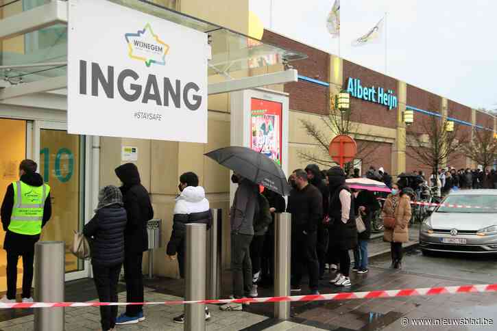 Full house in Wijnegem shoppingcenter (of toch zo vol als toegelaten): “We houden die teller nauwlettend in de gaten”