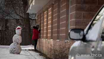 Ontario halts visits, social trips for long-term care residents amid Omicron spread