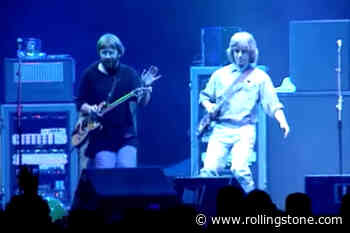 Flashback: Phish Play a Funky ‘Punch You in the Eye’ at 1995 New Year’s Show