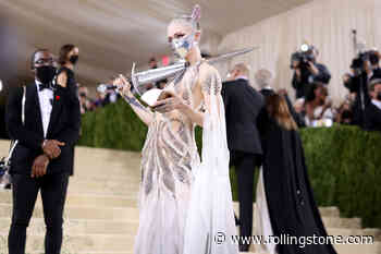 Grimes Wants to Quit Her Day Job