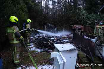 Tuinhuis brandt uit door kortsluiting (Stekene) | Gazet van Antwerpen Mobile - Gazet van Antwerpen