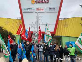 Scioperano i lavoratori della Conad Grande Cuneo: "Si rispetti l'orario di lavoro" - TargatoCn.it