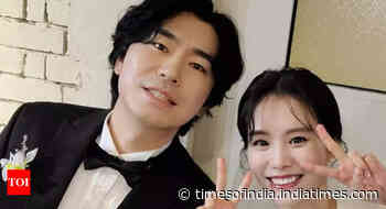 Newlyweds Lee Si Eon and Seo Ji Seung under fire after photos of guests without masks go viral; actor apo - Times of India