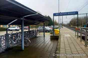 Plannen voor extra fiets- en autoparkeerplaatsen aan station van Bodegem
