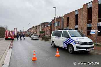 Brand richt aanzienlijke schade aan in kleine loods achter woning - Gazet van Antwerpen