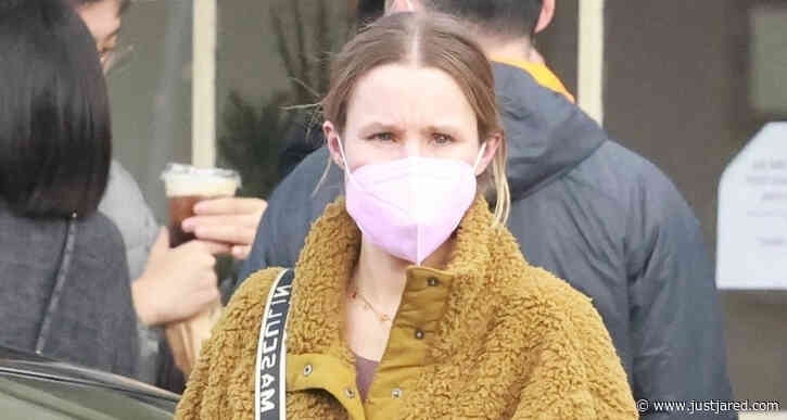 Kristen Bell Hits Up Yoga Class with A Friend in Los Feliz