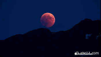 Top 2022 astronomy events: When to see 2 total lunar eclipses, 6 planets align | Full moon schedule