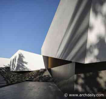 Tilt House / MUTANT Architecture & Design - ArchDaily