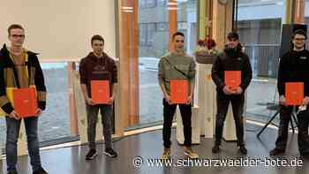 Absolventen an Beruflichen Schulen - Mit Ausbildung in Schramberg einen wichtigen Baustein fürs Leben gesetzt - Schwarzwälder Bote