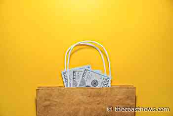 Carlsbad sees increase in holiday retail shopping - Coast News