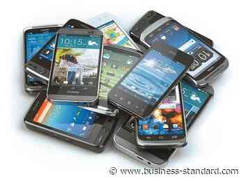 Online retail rules when it comes to smartphone sales, says study - Business Standard