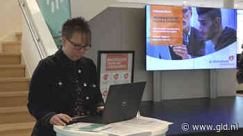 Boosterprik halen is zo makkelijk nog niet, maar er is hulp - Omroep Gelderland