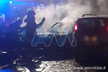 Rocca di Capri Leone - Auto prende a fuoco nella notte, intervengono i Vigili del Fuoco - AMnotizie.it