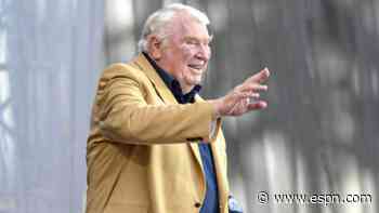 Sports world reacts to death of NFL great, broadcasting legend John Madden