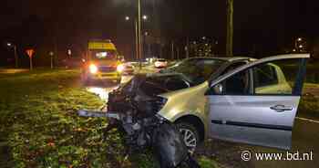 Automobilist raakt gewond bij botsing tegen boom in Tilburg - BD.nl