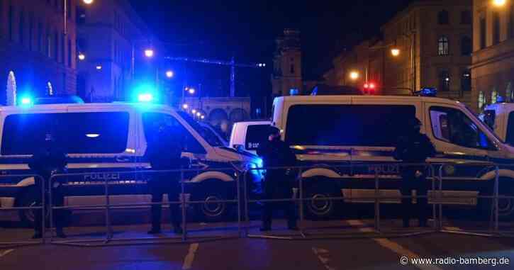 Polizei stoppt demonstrierende Gegner der Corona-Politik