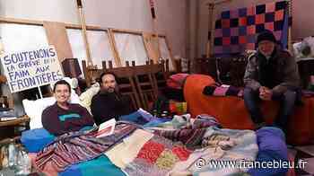 Calais : l'évêque d'Arras célèbre une messe de Noël auprès des migrants - France Bleu