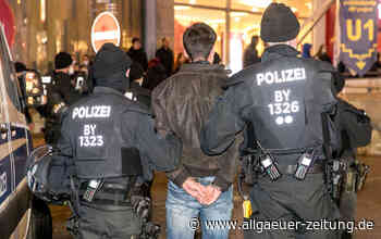 Querdenker Corona Demo Kempten und Memmingen am Montag: Proteste am Hildegardplatz, Forum, Innenstadt - Allgäuer Zeitung