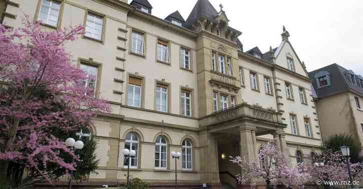 Heidelberg:  Demo mit Schweigeminute vor Josefs-Krankenhaus