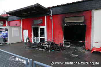 Brand in Breisacher Gaststätte – Feuerwehr im Großeinsatz - Breisach - Badische Zeitung