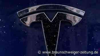 Tesla ruft knapp eine halbe Million Autos zurück