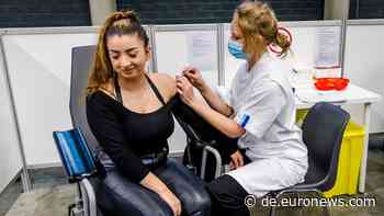 Impfen lieber im Ausland: Große Nachfrage aus den Niederlanden in Aachen - Euronews