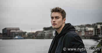 Sam Fender, a Songwriter Caught Between Stardom and His Hometown