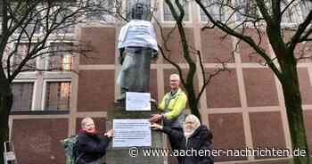 Wehrhafter Schmied: Aachener Denkmal als Friedenskämpfer