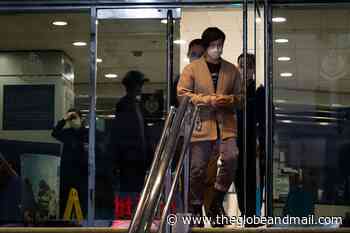 Ottawa criticizes police raid on Hong Kong news outlet that saw Canadian arrested - The Globe and Mail