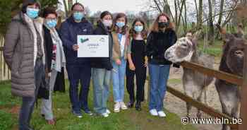 Internen van Stella Matutina steunen vakantiehuis De Kleppe met opbrengst snoepverkoop - Het Laatste Nieuws