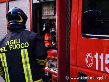 Donna chiusa fuori sul balcone, in casa dei minori: momenti di panico - ciociariaoggi.it