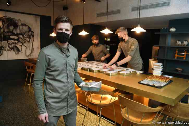 Dim Dining moet sluiten na coronabesmetting, maar geeft positieve draai aan situatie door maaltijden te maken voor daklozen