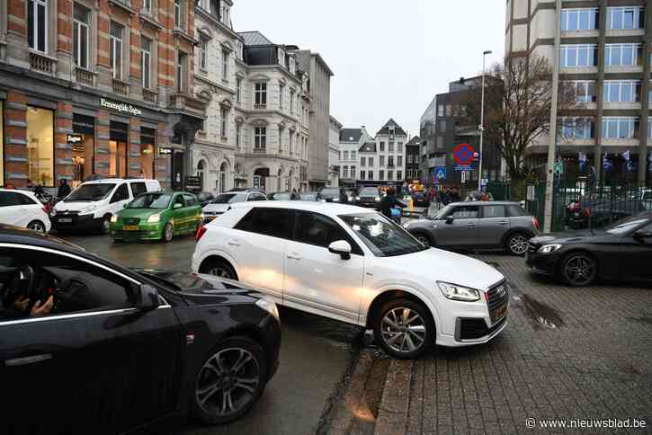 “Nu is het van: trek uw plan”: waarom Antwerpen de drukte niet kan slikken - Het Nieuwsblad